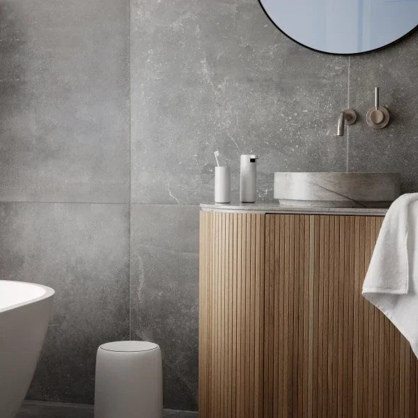 Blomus Kosmetikeimer Sono – 3 l – Kunststoff, rund – weiss – Soft-Close, Anti-Rutsch