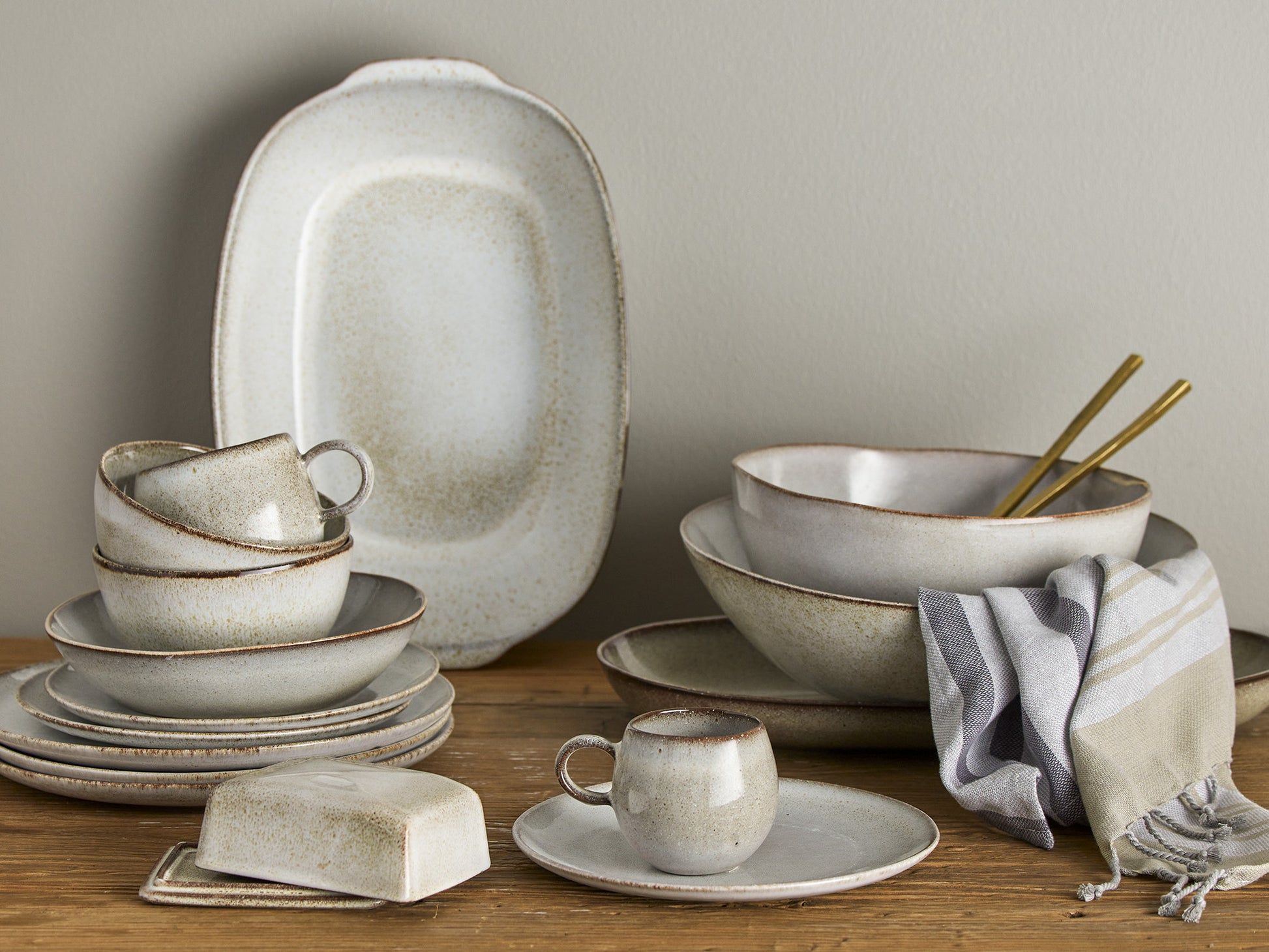 Bloomingville Speise-Service Sandrine – 12-teiliges Set, Ø 28,5/22 cm, Ø 22 × H 5 cm, Steingut, spülmaschinenfest