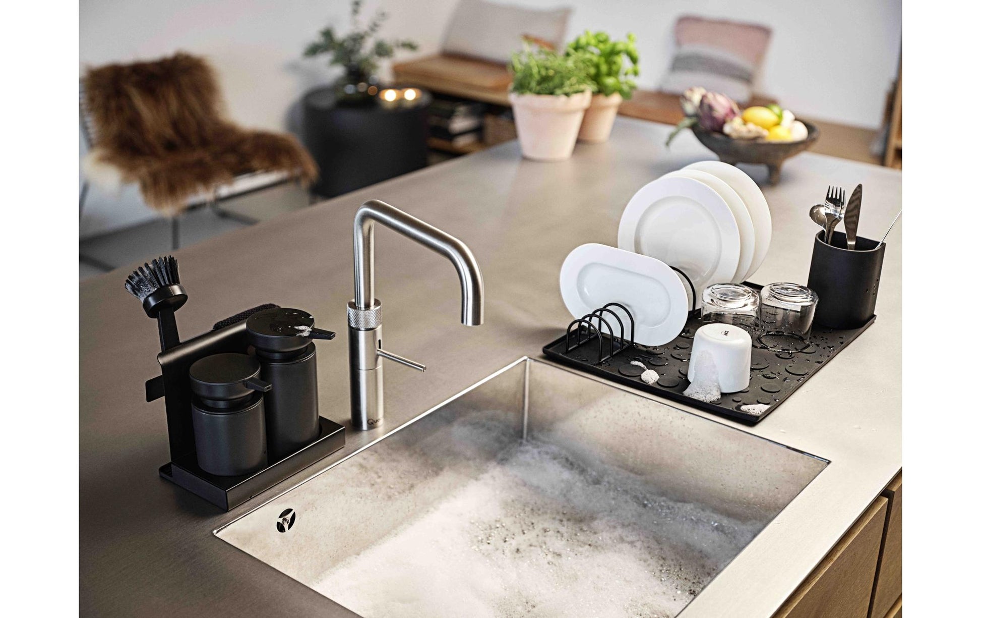 Zone Denmark Spültrogbutler Diish – inkl. Bürste, spülmaschinenfest – Metall, PP – schwarz – 11,2 × 17 × 18 cm