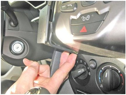Brodit ProClip – Auto-Halterung – für Ford Tourneo Connect (14–15), Ford Transit Connect (14–15) – Schwarz