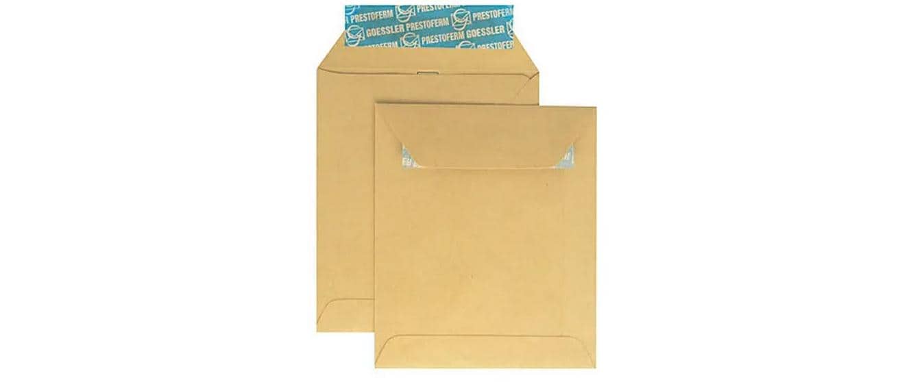 Goessler Couvert 105 × 125 mm, ohne Fenster, selbstklebend, braun, 100 g/m²