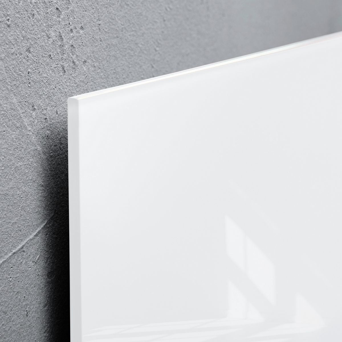 Sigel Whiteboard – 130 × 55 cm, Glas, magnetisch, Wandmontage, inkl. SuperDym Magnetwürfel, Montagesatz