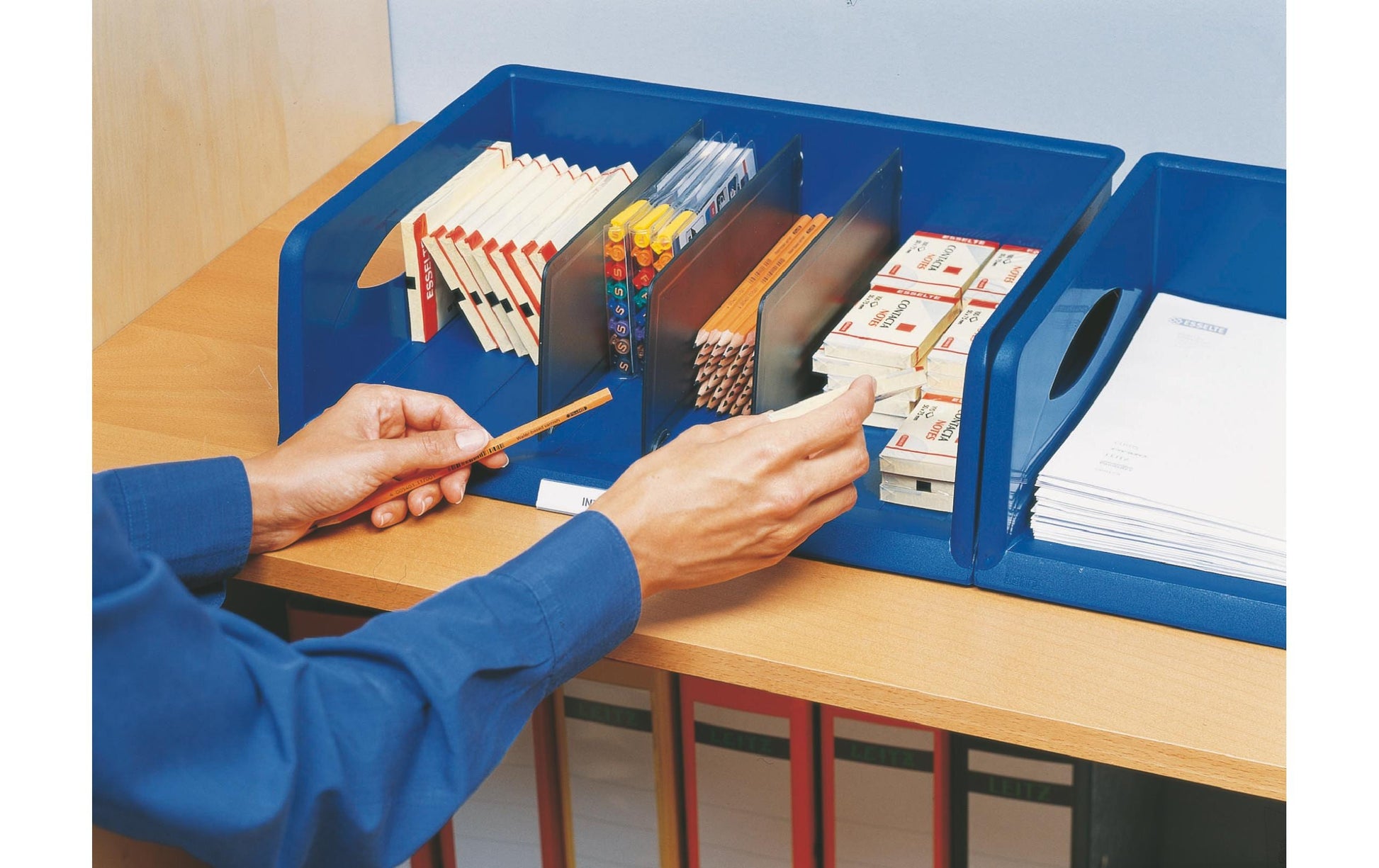 Leitz Sorty – Briefkorb für A4/C4, quer, Kunststoff, blau, 405 × 125 × 300 mm
