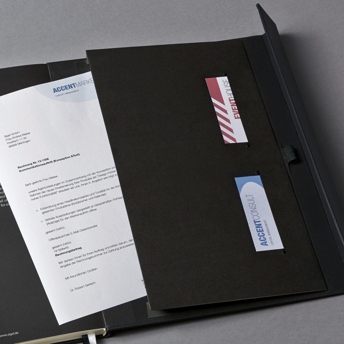 Sigel Notizbuch, 245 × 315 mm, kariert, Fadenheftung, 194 Seiten, 80 g/m² – schwarz