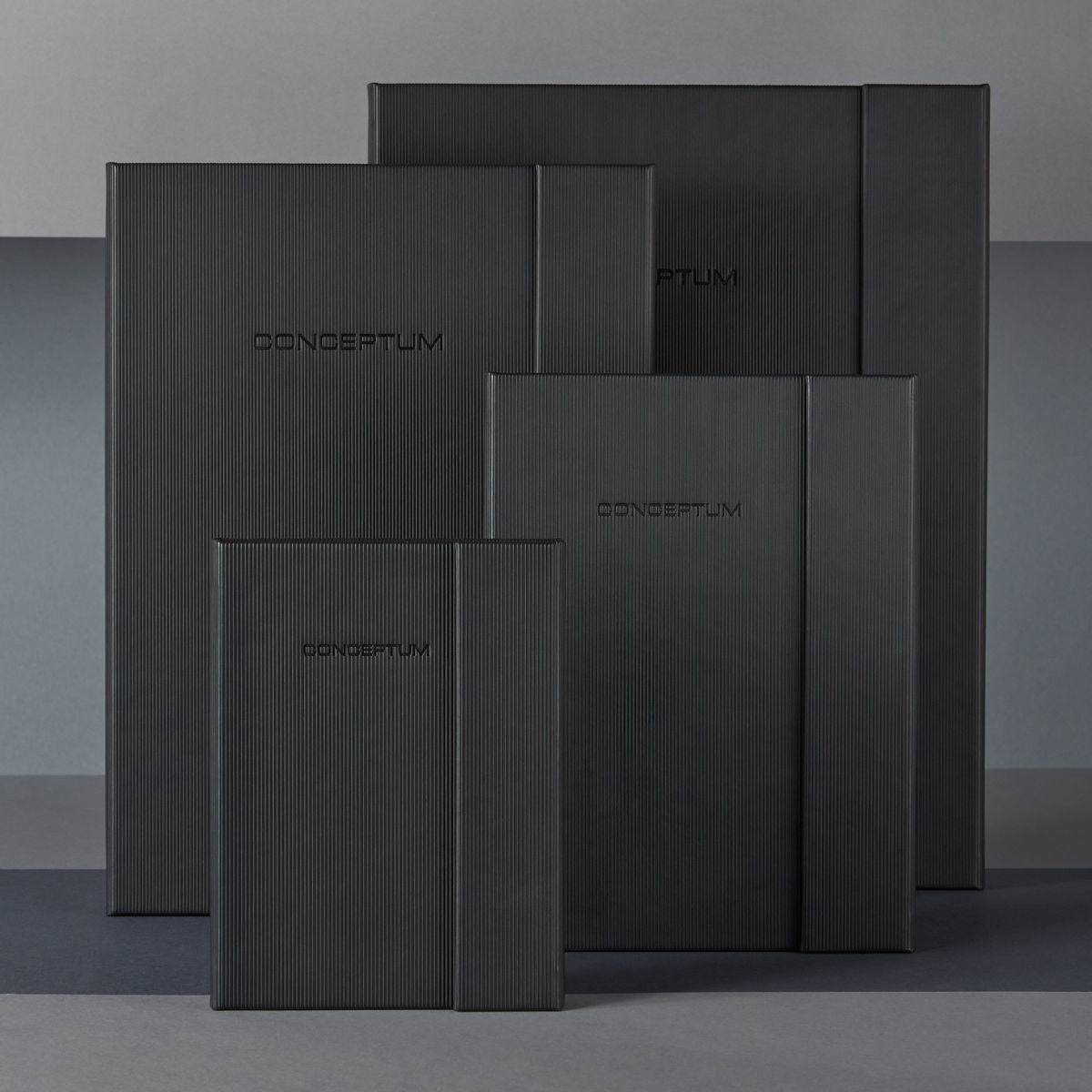 Sigel Notizbuch, 245 × 315 mm, kariert, Fadenheftung, 194 Seiten, 80 g/m² – schwarz