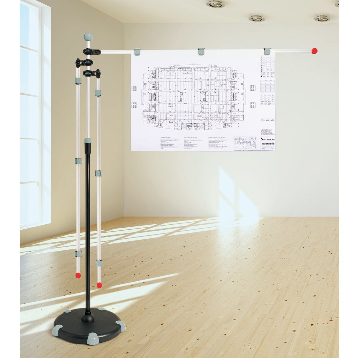 MAUL Planhalter mit 3 Schwenkarmen A0 – höhenverstellbar, mit Rollen, magnetisch – Aluminium, grau – 6256084