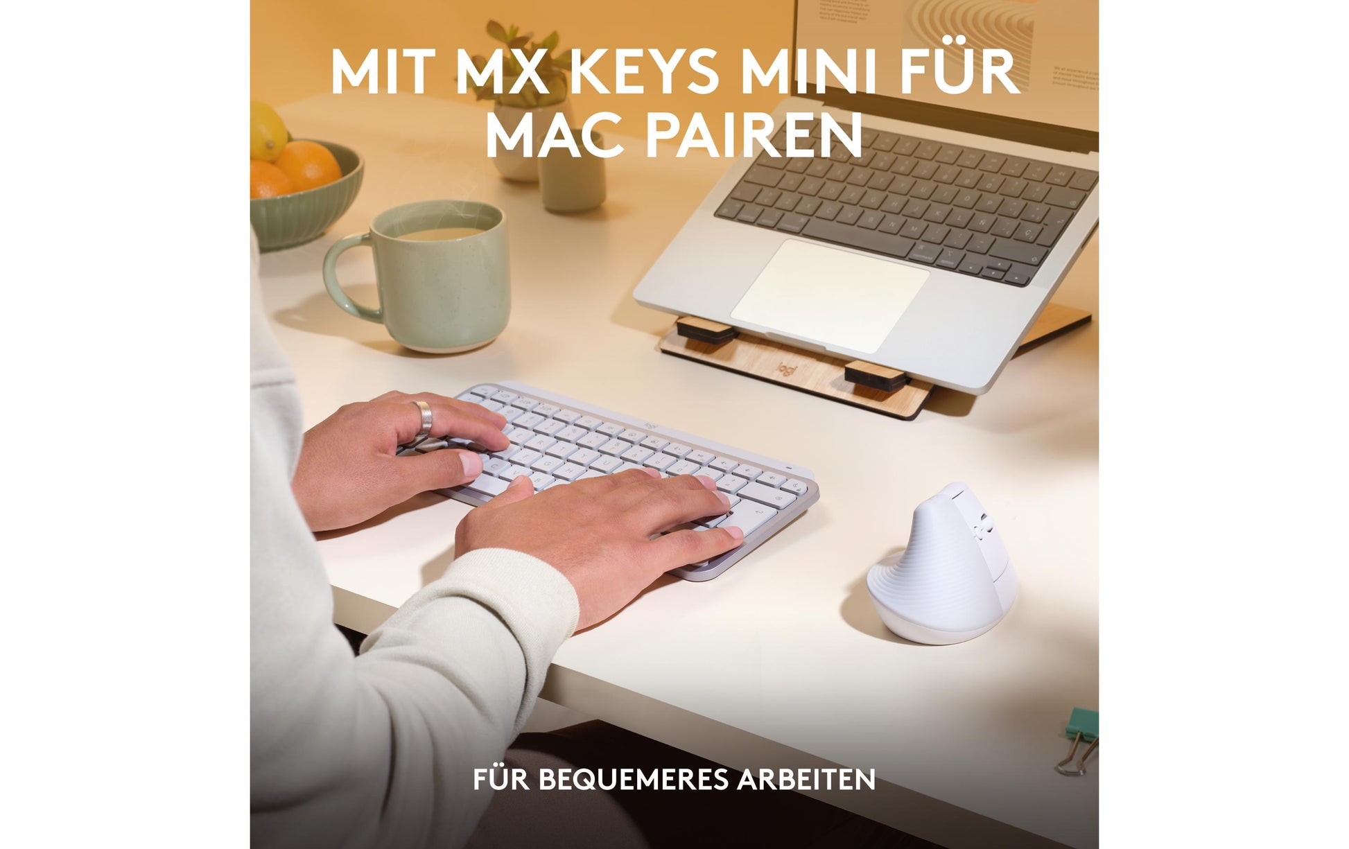 Logitech Lift für Mac Ergonomische Maus – kabellos, Easy-Switch, aus recyceltem Material, weiss