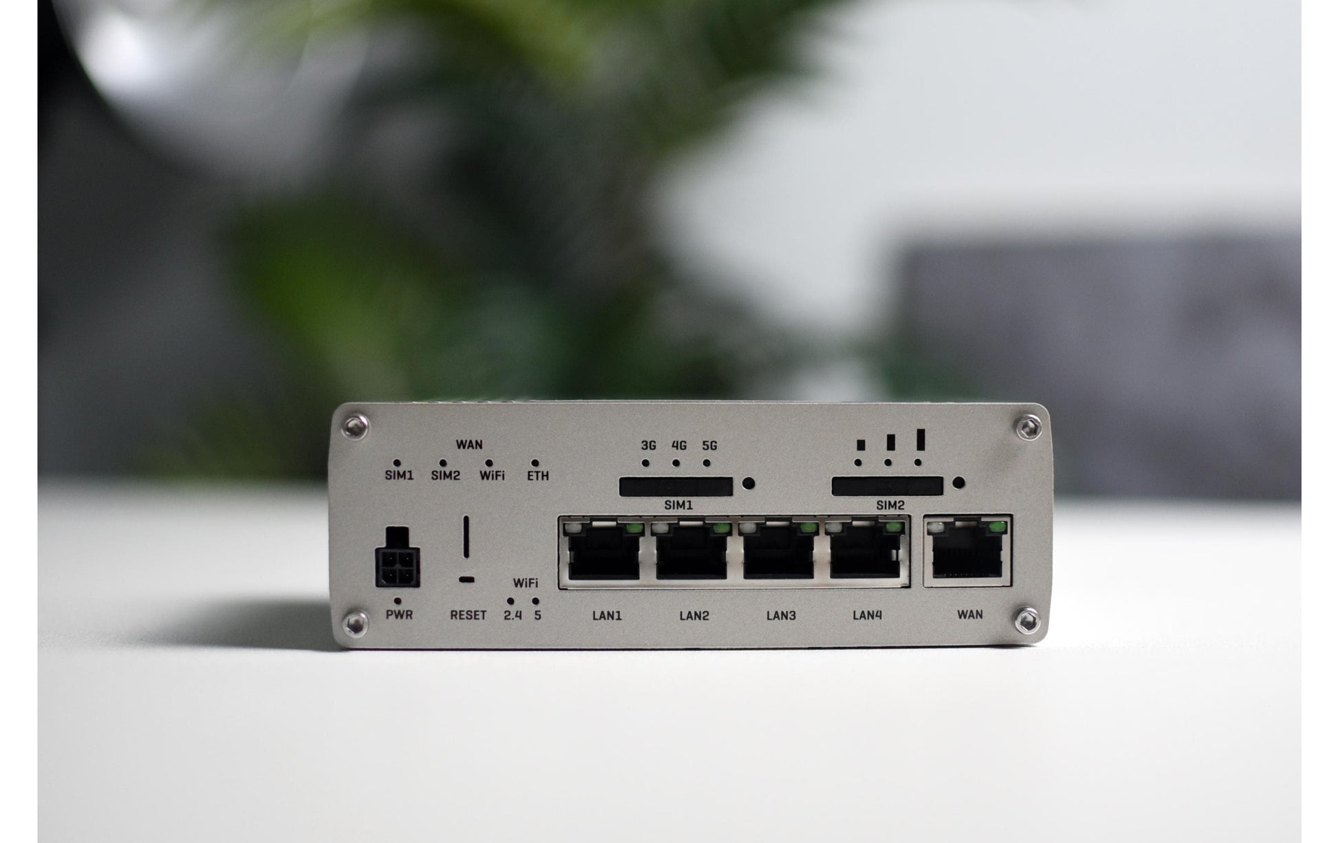 Teltonika RUTX50 – LTE/5G-Router, 5G (SA/NSA), Wi-Fi 5, bis 867 Mbit/s, Dual-SIM (eSIM), 4x RJ-45