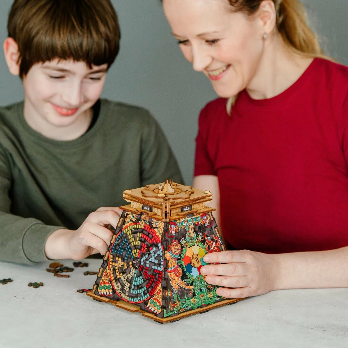 iDventure CluePuzzle – Die Sonnenpyramide – Logikspiel, 1–2 Spieler, ab 14 Jahren, 60 Min., DE