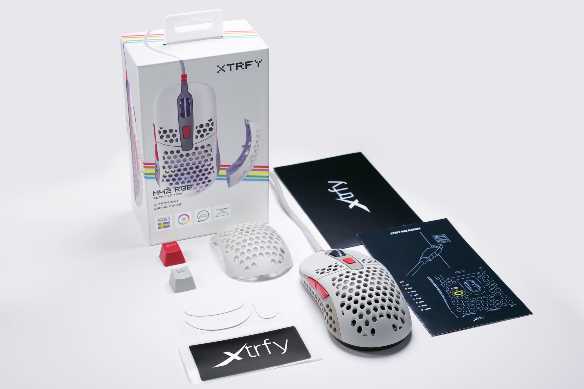 R-Go Tools CHERRY XTRFY M42 Gaming-Maus – kabelgebunden, 125/500/1'000 Hz, beidhändig, RGB-Beleuchtung, mehrfarbig