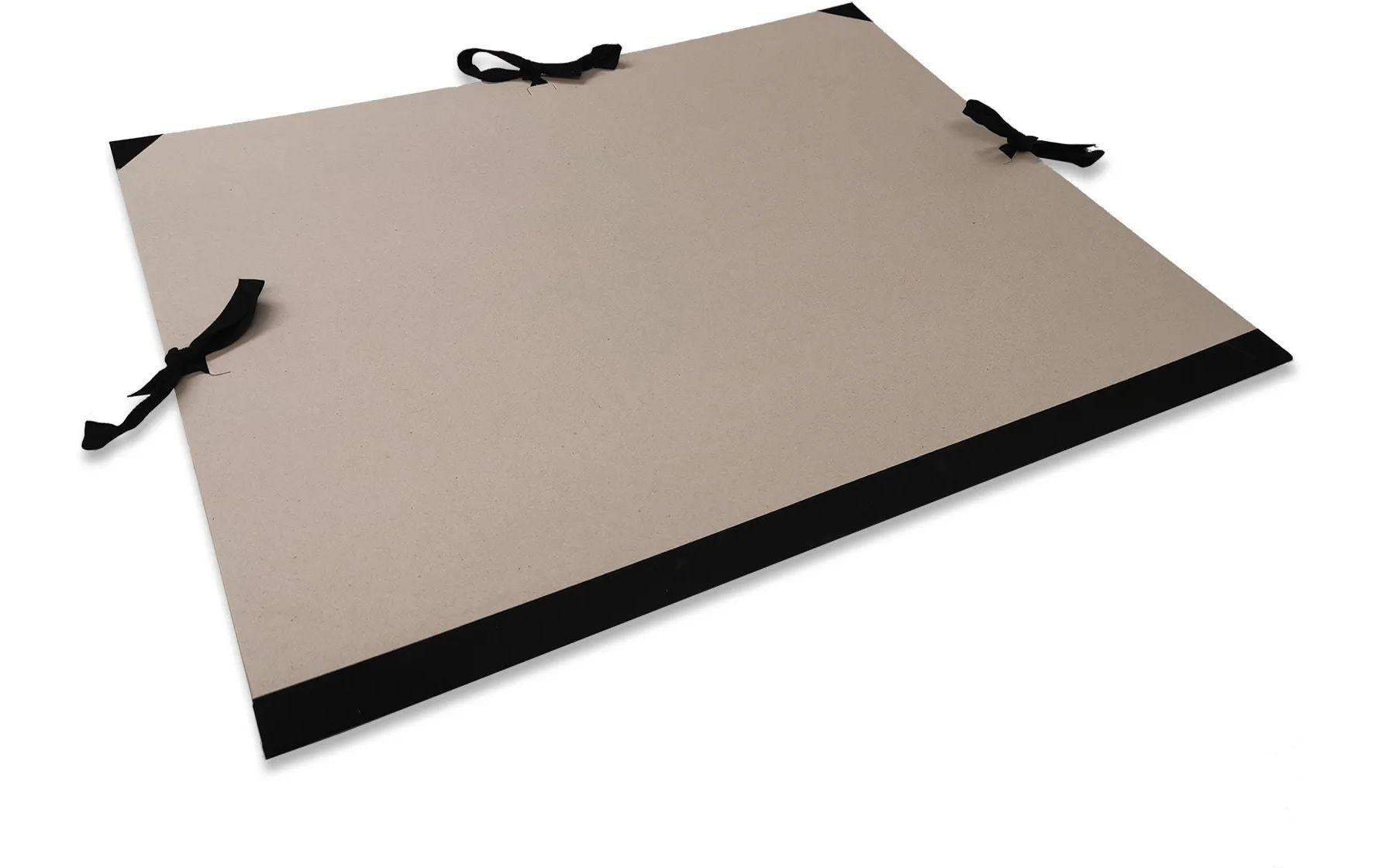 Neutral Zeichenmappe 320 × 480 mm – Verschluss-Bänder, Karton, grau, Schwarzer Leinwandrücken