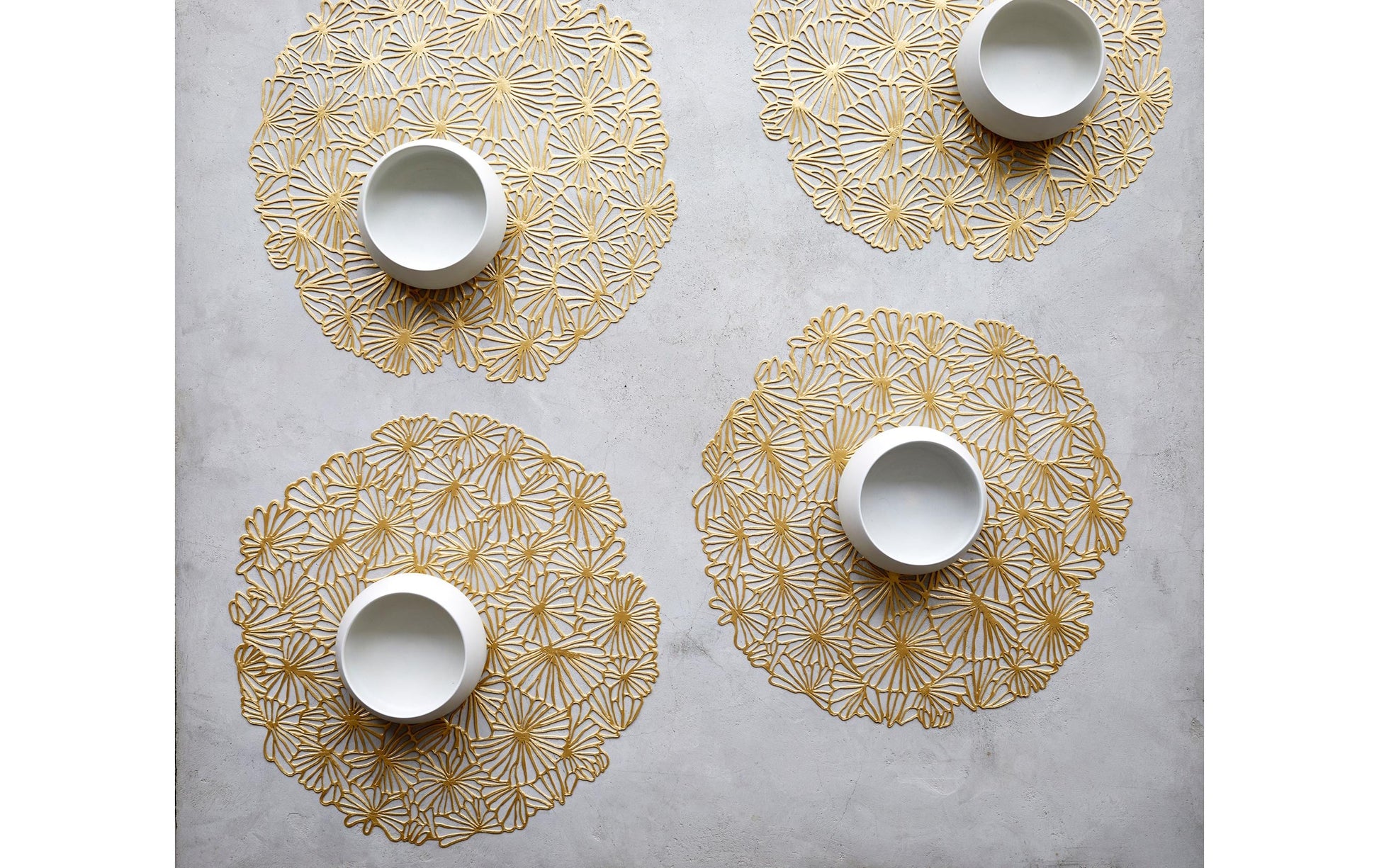 Chilewich Tischset Daisy – rund, Vinyl, gold, Ø38 cm