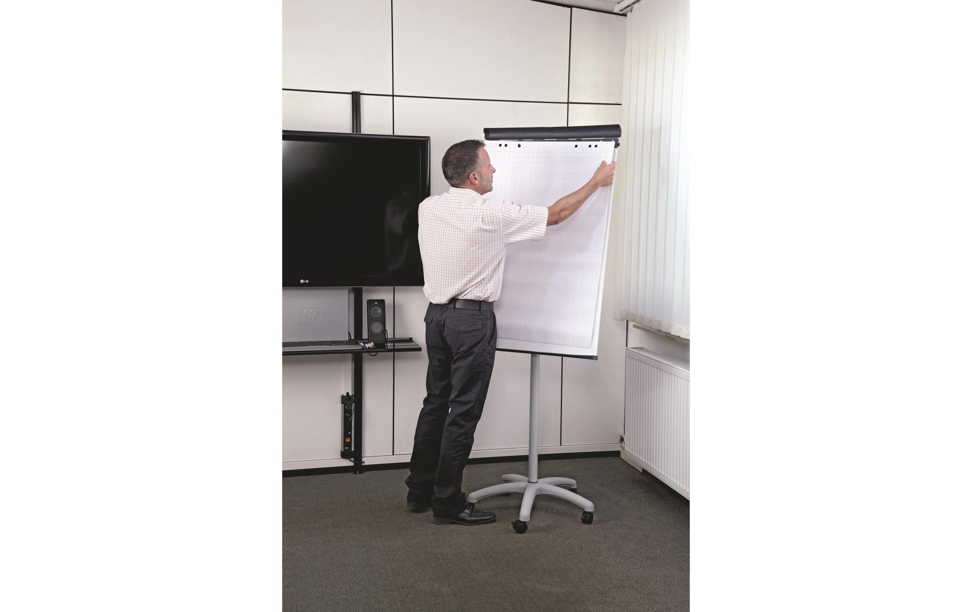 MAUL Flipchart – 66 × 97 cm, weiss, Metall