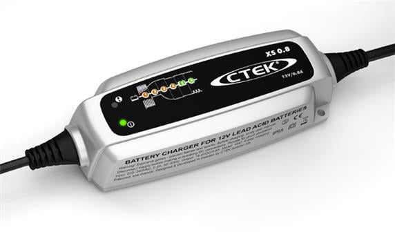 CTEK XS 0.8 Ladegerät – 9,6 W, Erhaltungsladung, IP65 – für 12 V Blei-Säure-Batterien