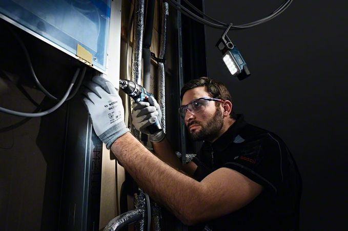 Bosch Professionelle Arbeitsleuchte GLI 10.8V – 330 lm, Akkubetrieb, Blau, Magnet, ohne Akku/Ladegerät