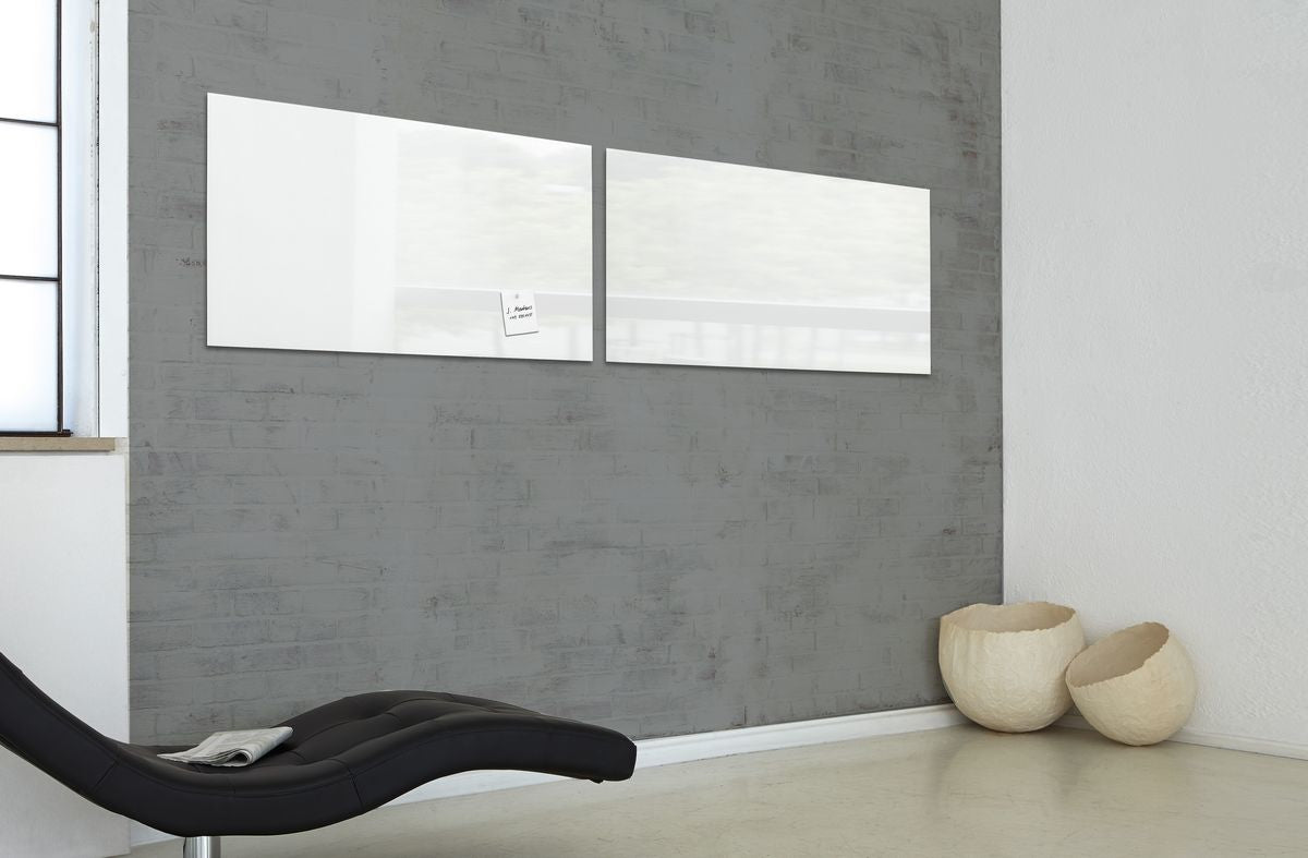 Sigel Whiteboard – 130 × 55 cm, Glas, magnetisch, Wandmontage, inkl. SuperDym Magnetwürfel, Montagesatz