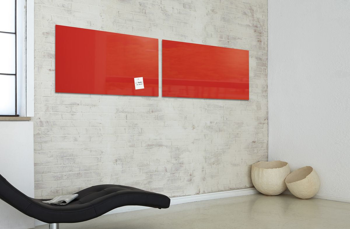 Sigel Whiteboard – 130 × 55 cm, Glas, magnetisch, Wandmontage, inkl. Magnetwürfel, Montagesatz