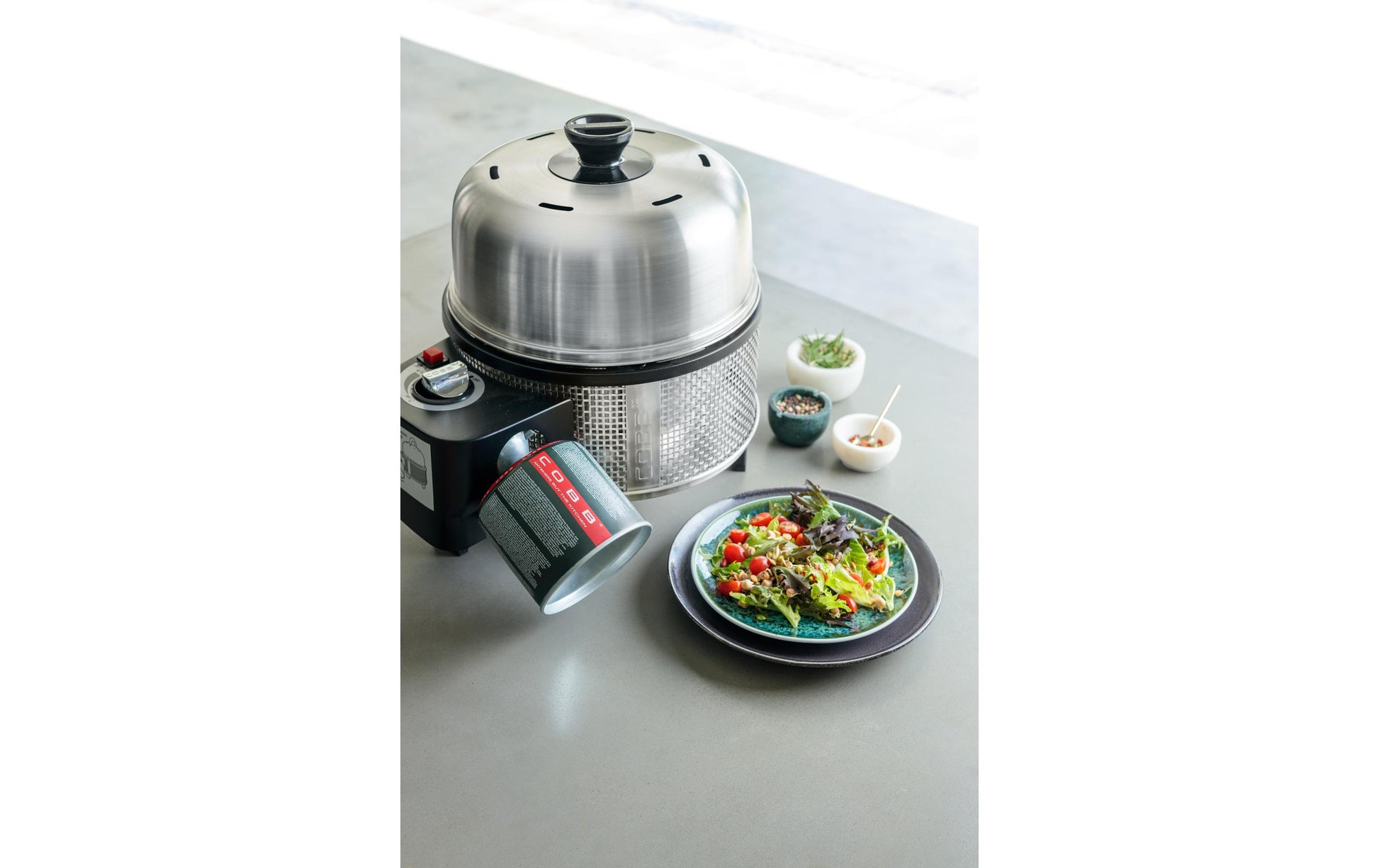 Cobb Gasgrill Deluxe 2.0 – 4 Personen, Gas, 41×41×40 cm – Schwarz/Edelstahl