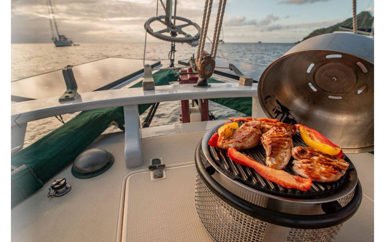 Cobb Picknick-Grill Supreme Deluxe 2.0 – 8 Personen, Holzkohle, Kessel – Edelstahl