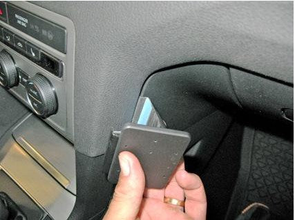 Brodit Auto-Halterung, abgewinkelt, passiv – für Volkswagen Golf Sportsvan 15–19 – Schwarz