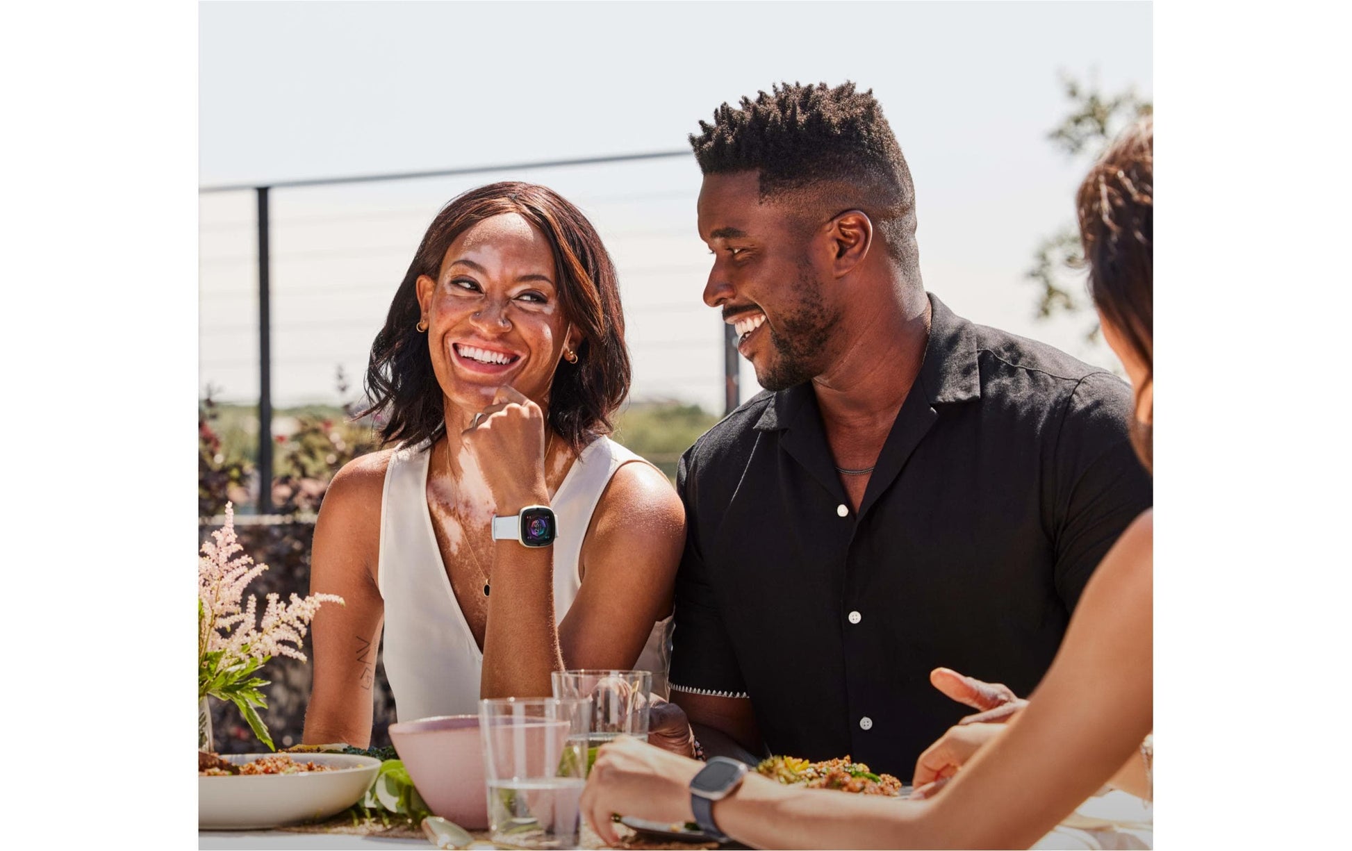 Fitbit Sense 2 – Smartwatch – 40,5 mm, GPS, Bluetooth, NFC, Corning Gorilla Glass 3, 50 m, Nebelblau/Soft Gold