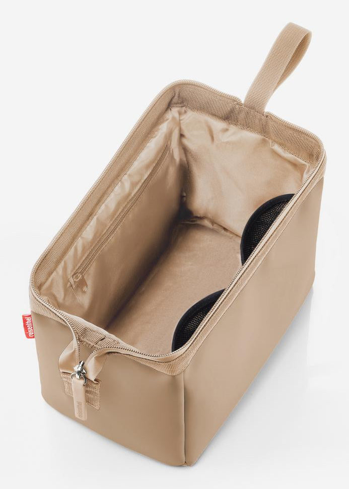Reisenthel Kosmetiktasche Allrounder Cosmetic – 4 l, wasserfest, Reissverschluss – braun – Polyurethan (PU)