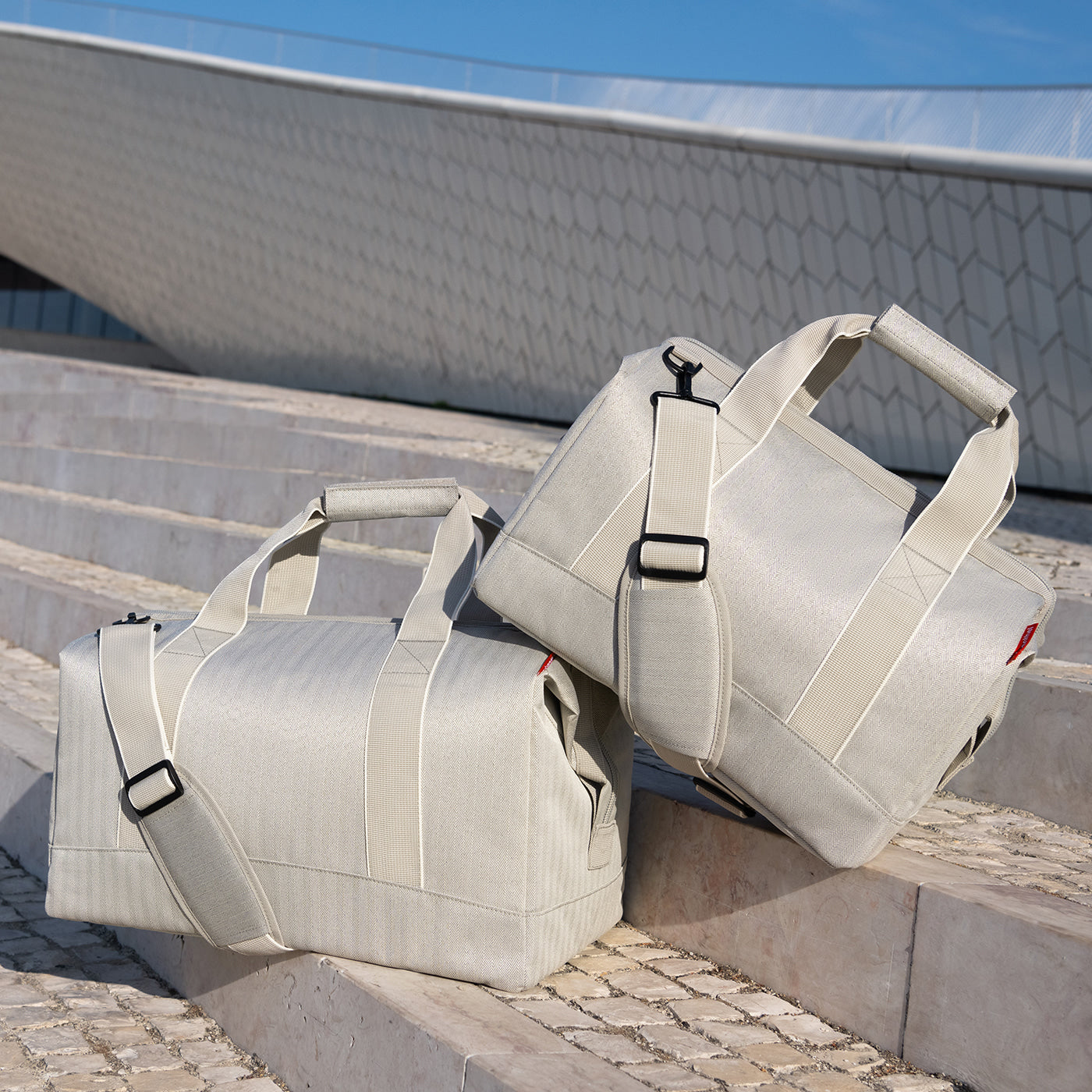 Reisenthel Umhängetasche Allrounder L – 30 l, Polyester, Herringbone Sand, 52 × 29 × 39.5 cm