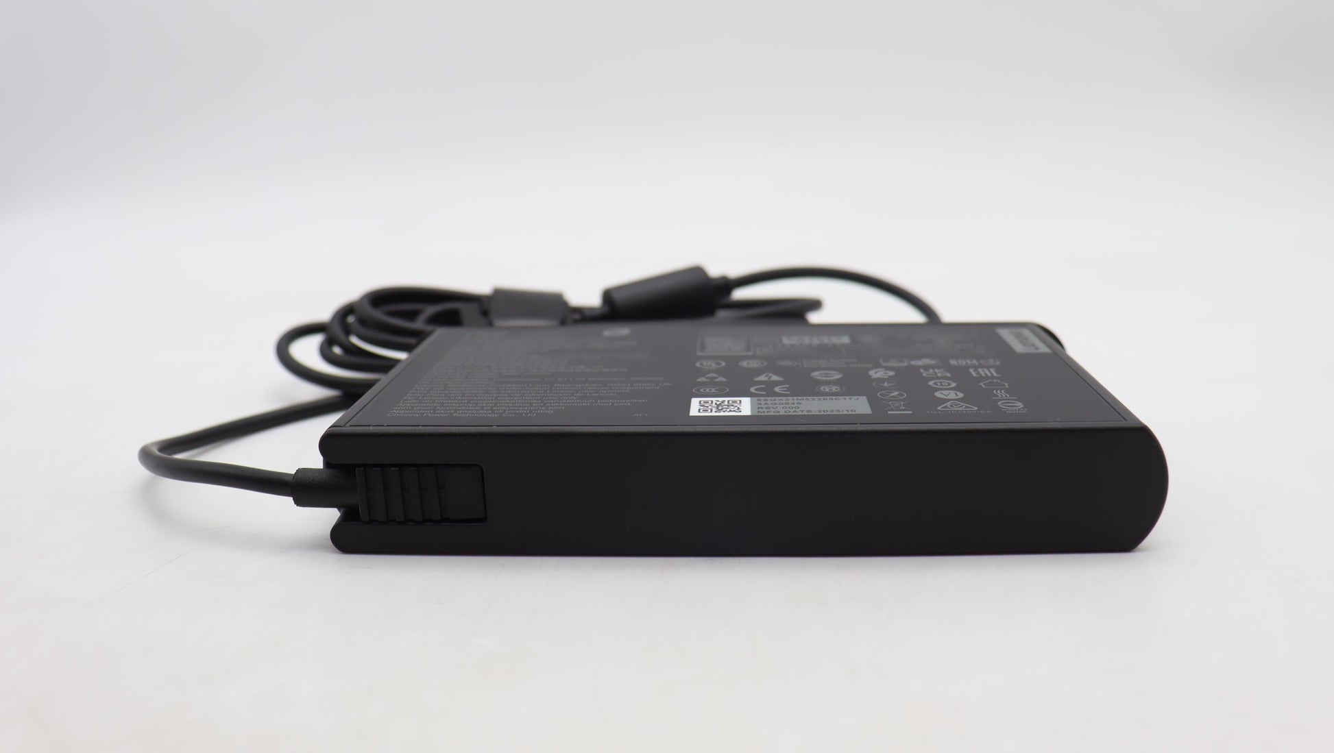 Lenovo Slim AC-Adapter Netzteil 170 W – 20 V, 8,5 A – für Lenovo-Laptops, schwarz