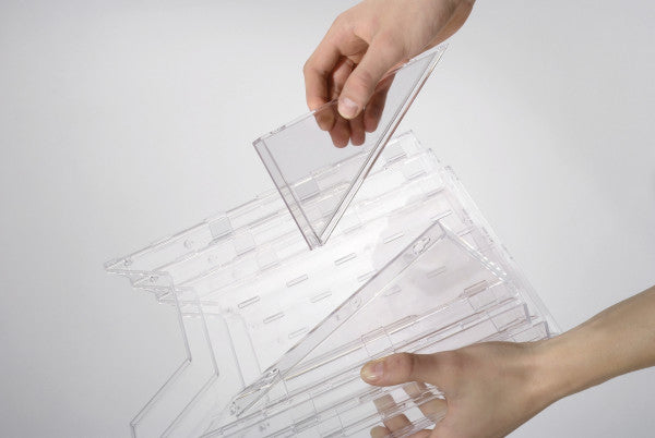 Durable Wandprospekthalter A4 – für Wand- und Tischanwendung – transparent – Combiboxx Set L
