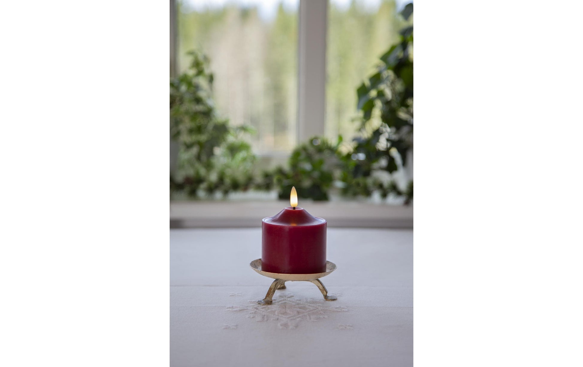 Star Trading LED-Kerze Flamme 061-60 – Ø 7,5 × 9,5 cm, 0,03 W, Warmweiss, Rot, Timer, Batteriebetrieben (2×AA)