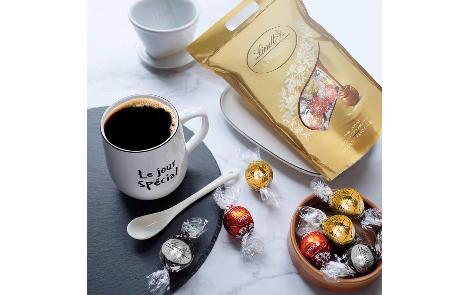 Lindt LINDOR Kugeln – assortiert (Milch, Weiss, Dunkel 60% Kakao, Haselnuss), 80 Stück (1 kg)