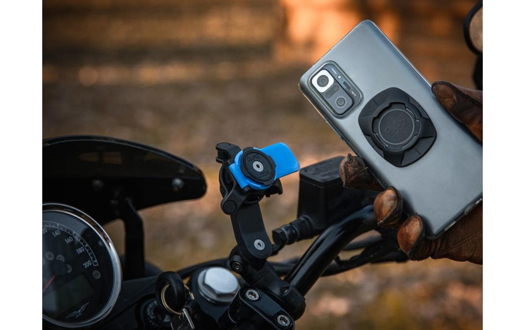 Quad Lock MAG Universal Adapter – Spezialzubehör – für iPhone 13 – Schwarz