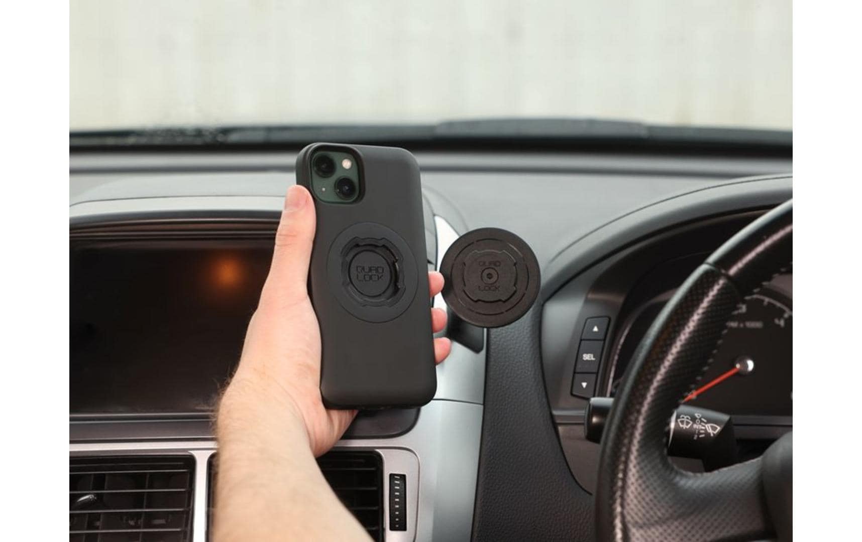 Quad Lock MAG Standard Head – Auto-Halterung (passiv) – Schraubbefestigung, für iPhone SE (3. Gen.) – Schwarz