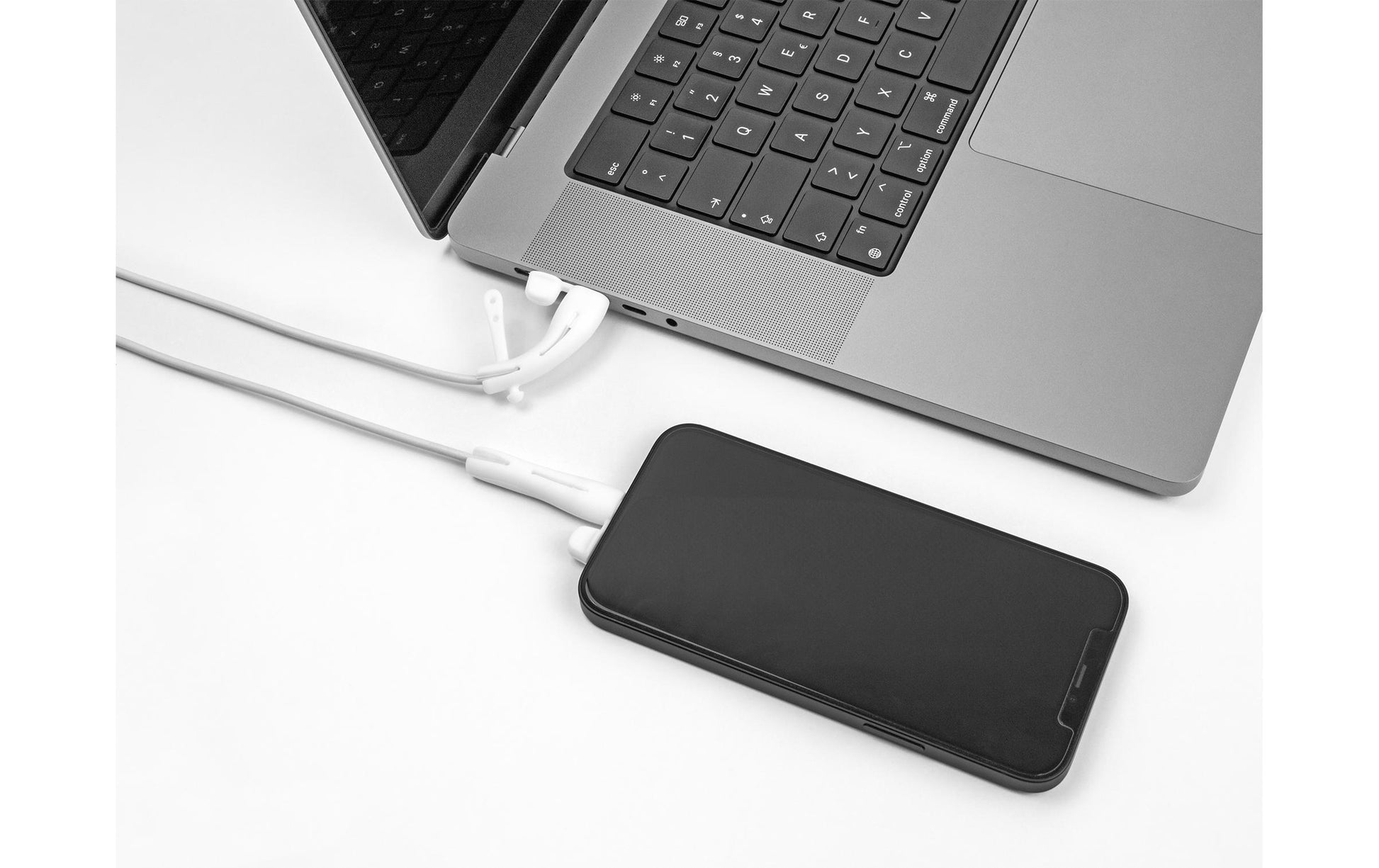 DeLOCK Staubschutz USB-C auf Lightning – Silikon – Weiss – für USB-C und Lightning – 2er-Set