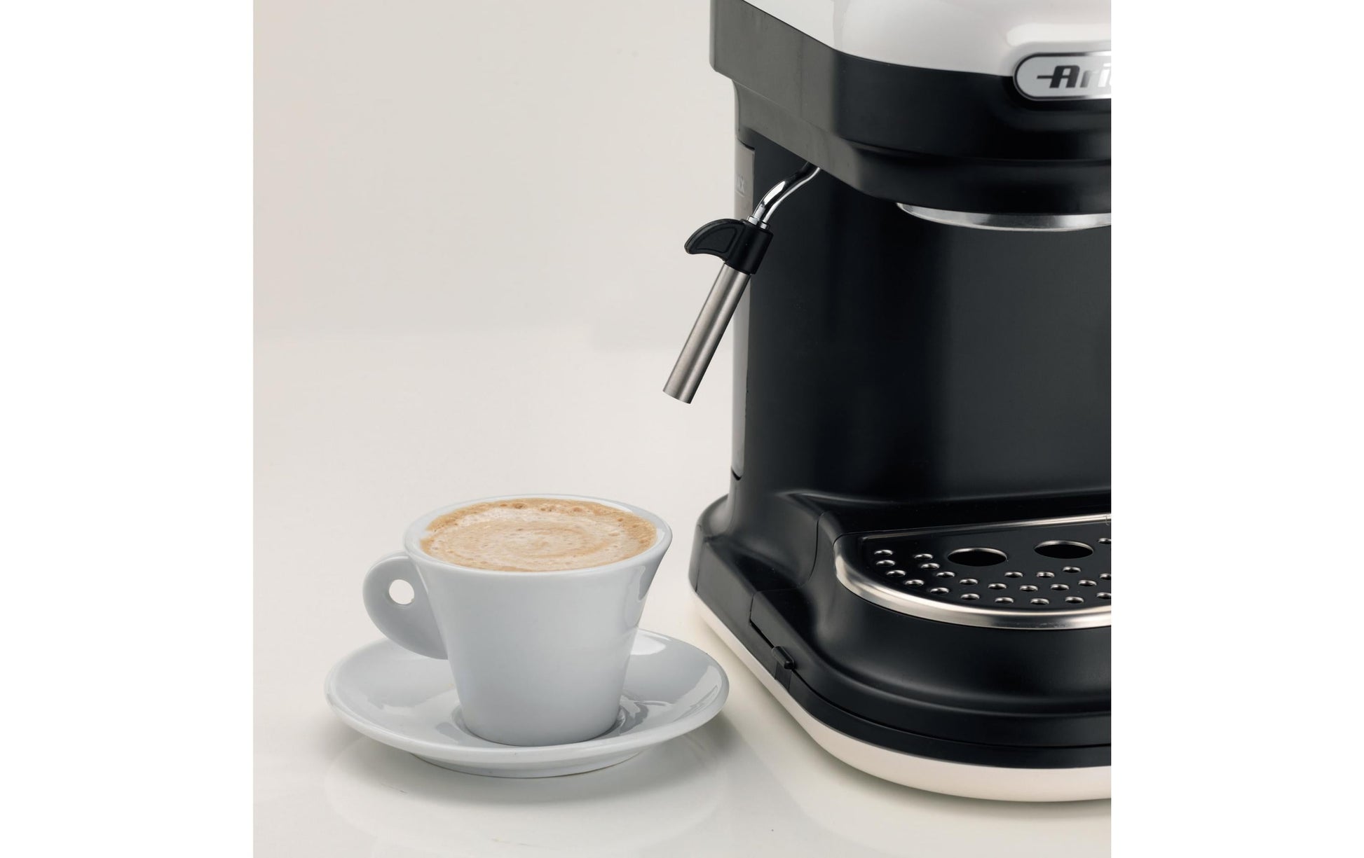 Ariete Espressomaschine ARI-1318-MOD-WH – 0,8 l, Mahlwerk & Milchaufschäumer, 1080 W – Weiss