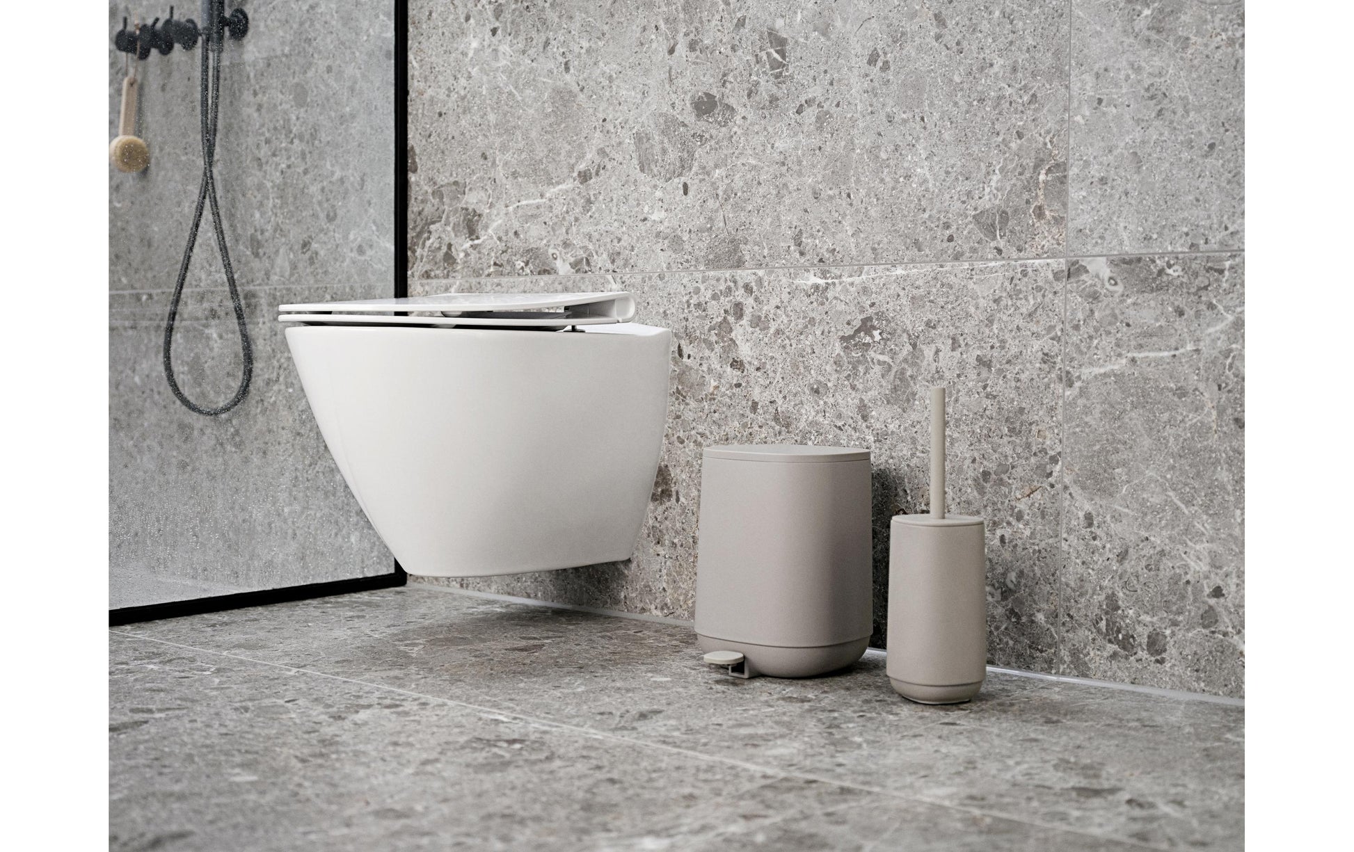 Zone Denmark Time – WC-Bürstenset – Kunststoff (ABS), Beton, betonfarben, H 36 cm, Ø 10,5 cm