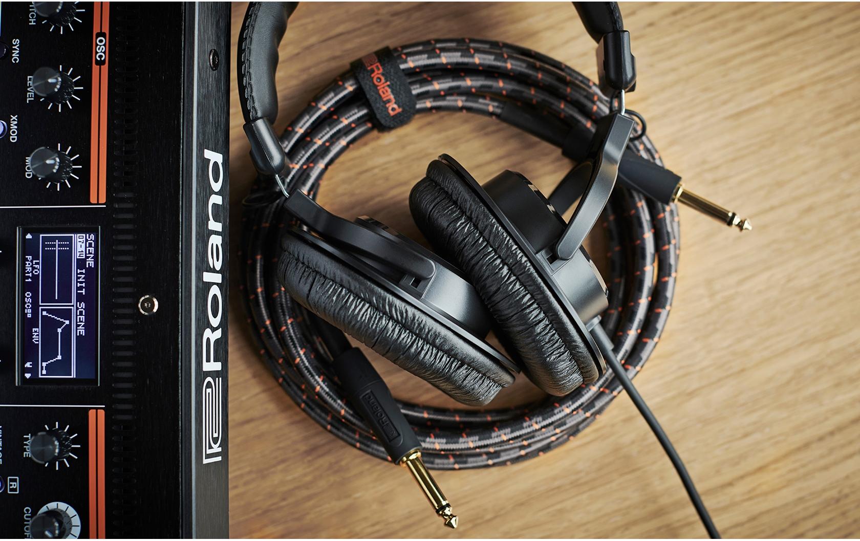Roland RH-200 – Over-Ear Studiokopfhörer – Kabelgebunden, geschlossen, hochohmig (>32 Ω), 3,4 m – Schwarz