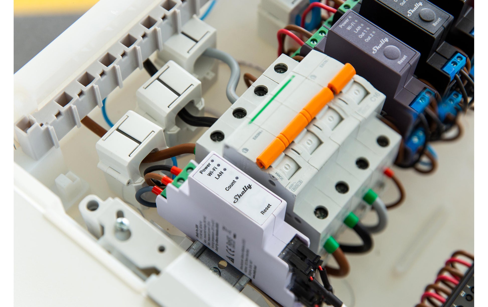 Shelly Pro 3EM – Energiezähler – 3-Phasen, 120 A, LAN/WLAN