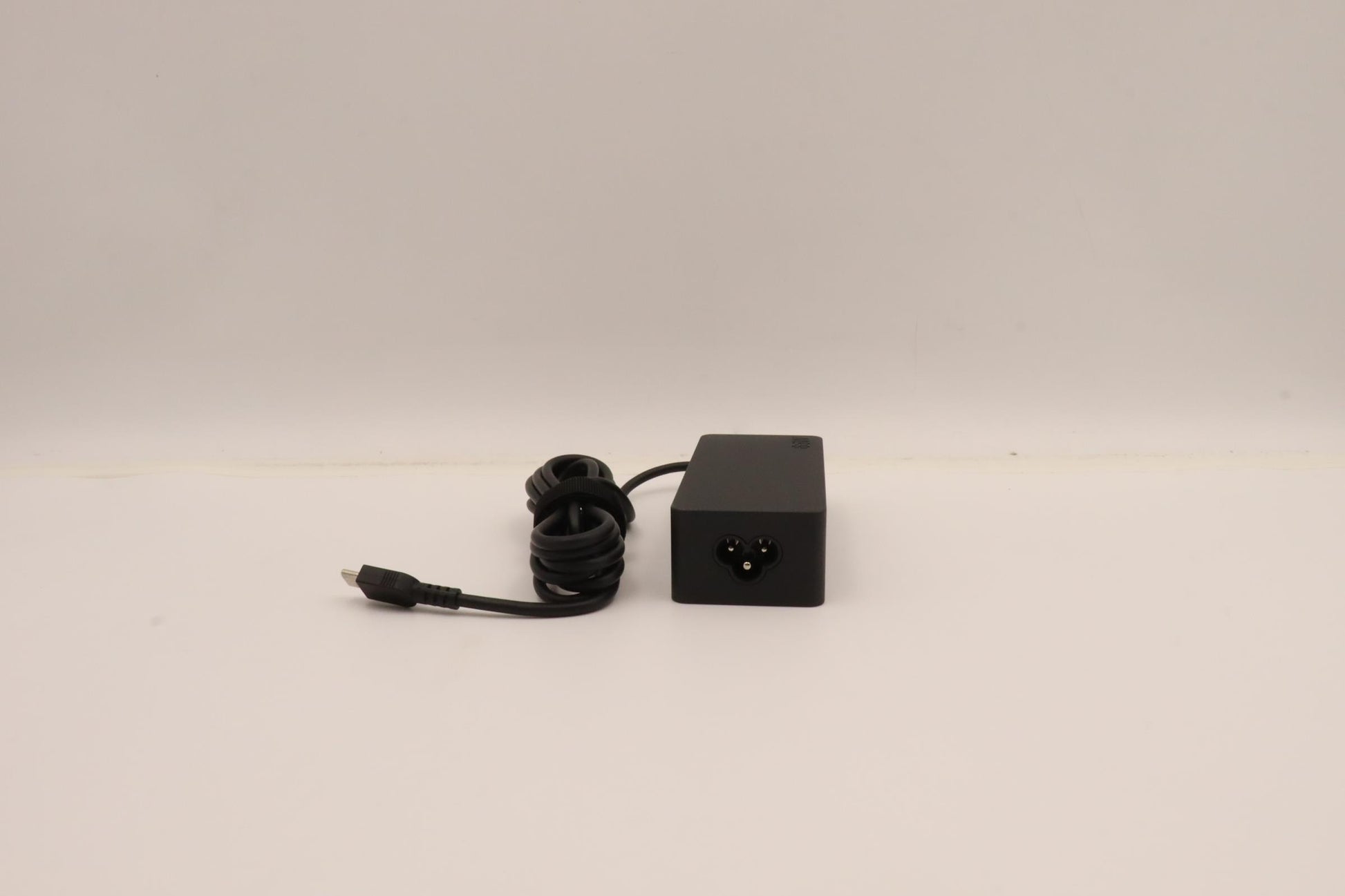 Lenovo 5A10W86250 Netzteil 65 W – 5–20 V, 3,25 A – für Lenovo-Laptops – schwarz