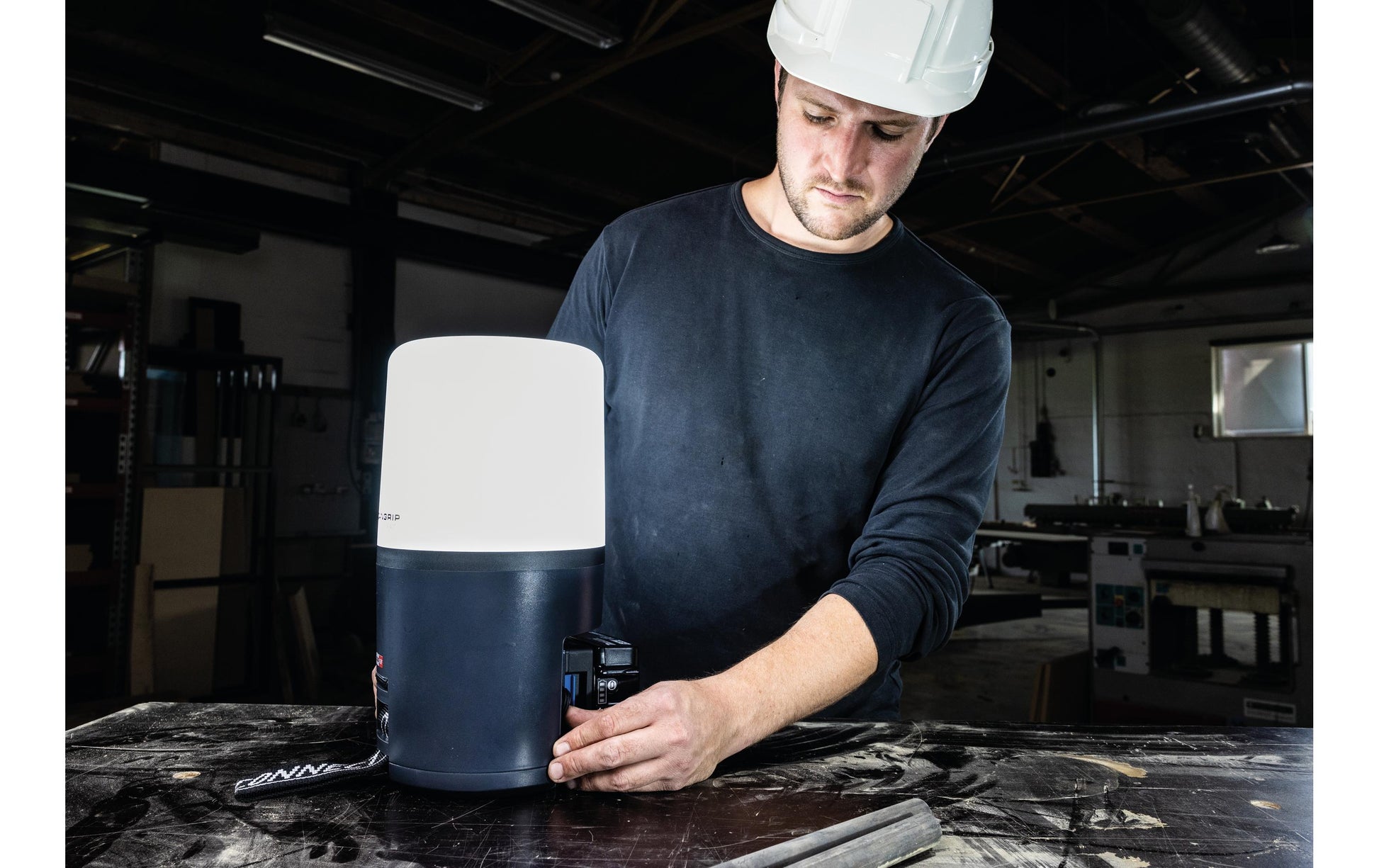 SCANGRIP Arbeitsstrahler – 6'000 lm, 54 W – 6000 K – IP54 – Akkubetrieb, für CAS – Haken – Schwarz
