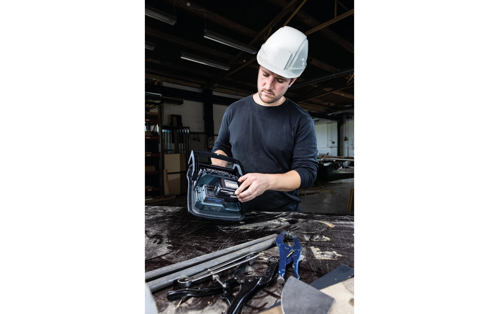 SCANGRIP Arbeitsleuchte Nova 4 Connect – 4000 lm, 30 W, IP65, Akku/Netz, dimmbar – Schwarz