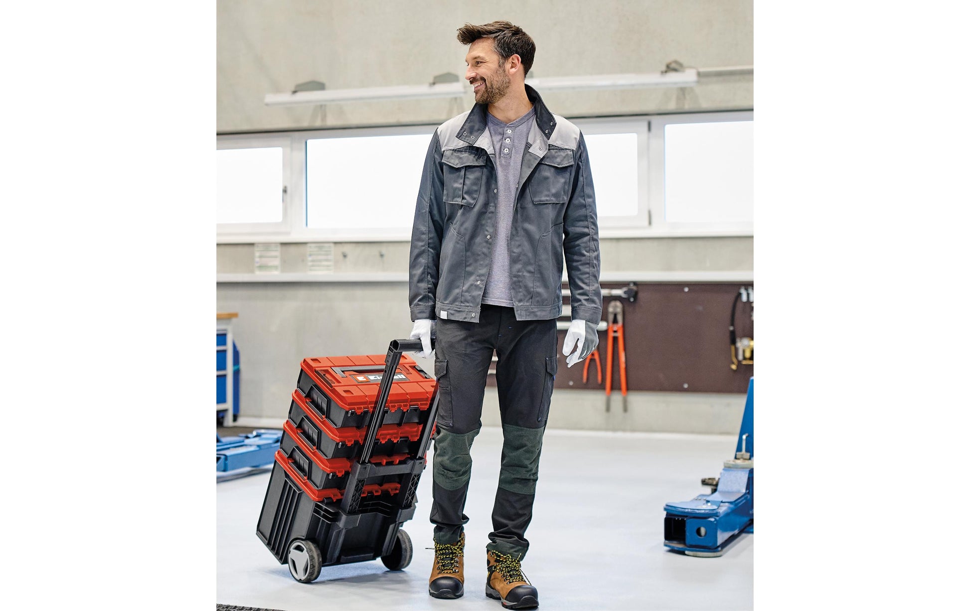 Einhell E-Case L Systemkoffer – leer, mit Rollen (2), rot, PP, B 415 × H 320 × T 273 mm