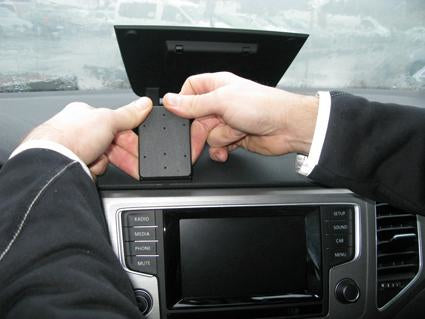 Brodit ProClip Volkswagen Center – Auto-Halterung – für VW Golf Sportsvan (2015–2019) – Schwarz