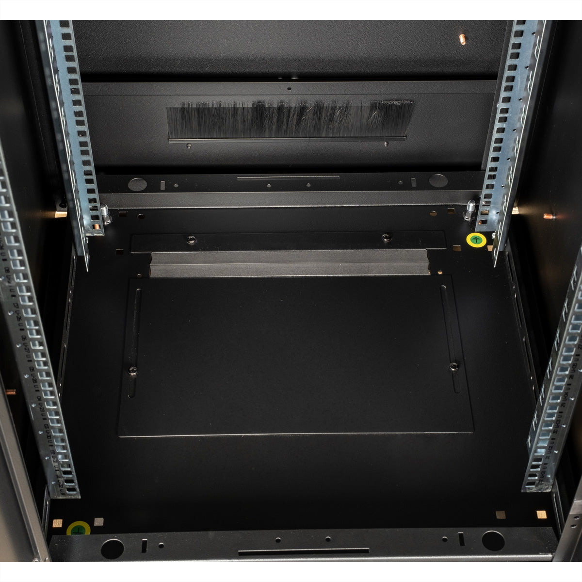 ROLINE Pro – 19" Netzwerkschrank 32U, IP20, abschliessbar, 600 × 600 × 1609 mm, schwarz, Stahl