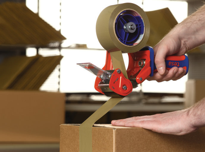 TESA Verpackungsbandabroller Comfort – für Verpackungsband bis 50 mm × 66 m, Metall, mit Bremse, Metallmesser