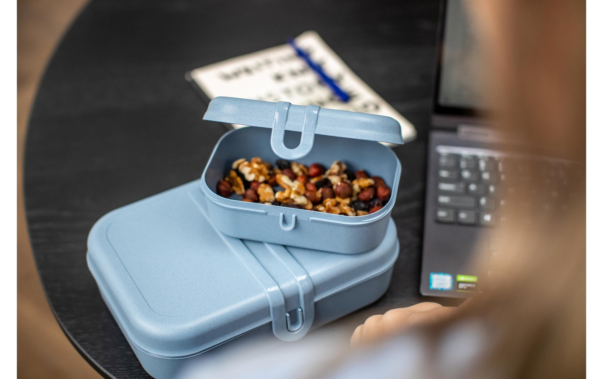 koziol Pascal S – Lunchbox, 15,1 × 10,8 × 6 cm, Biokunststoff, Blau
