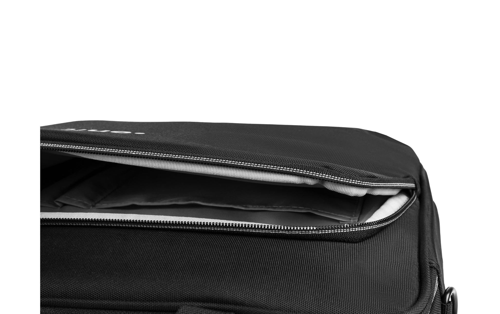 ONIT Notebook-Tasche für bis zu 14,1" – Trolley-Band, 600D rPET – Schwarz