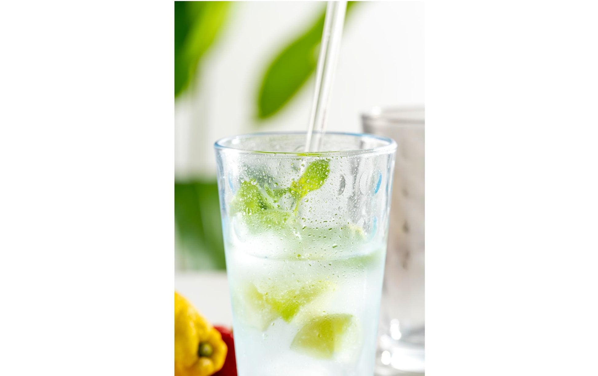 LEONARDO Trinkbecher Optic – 4er Set, 540 ml, Ø 9,0 cm, Glas, Hellblau, spülmaschinenfest