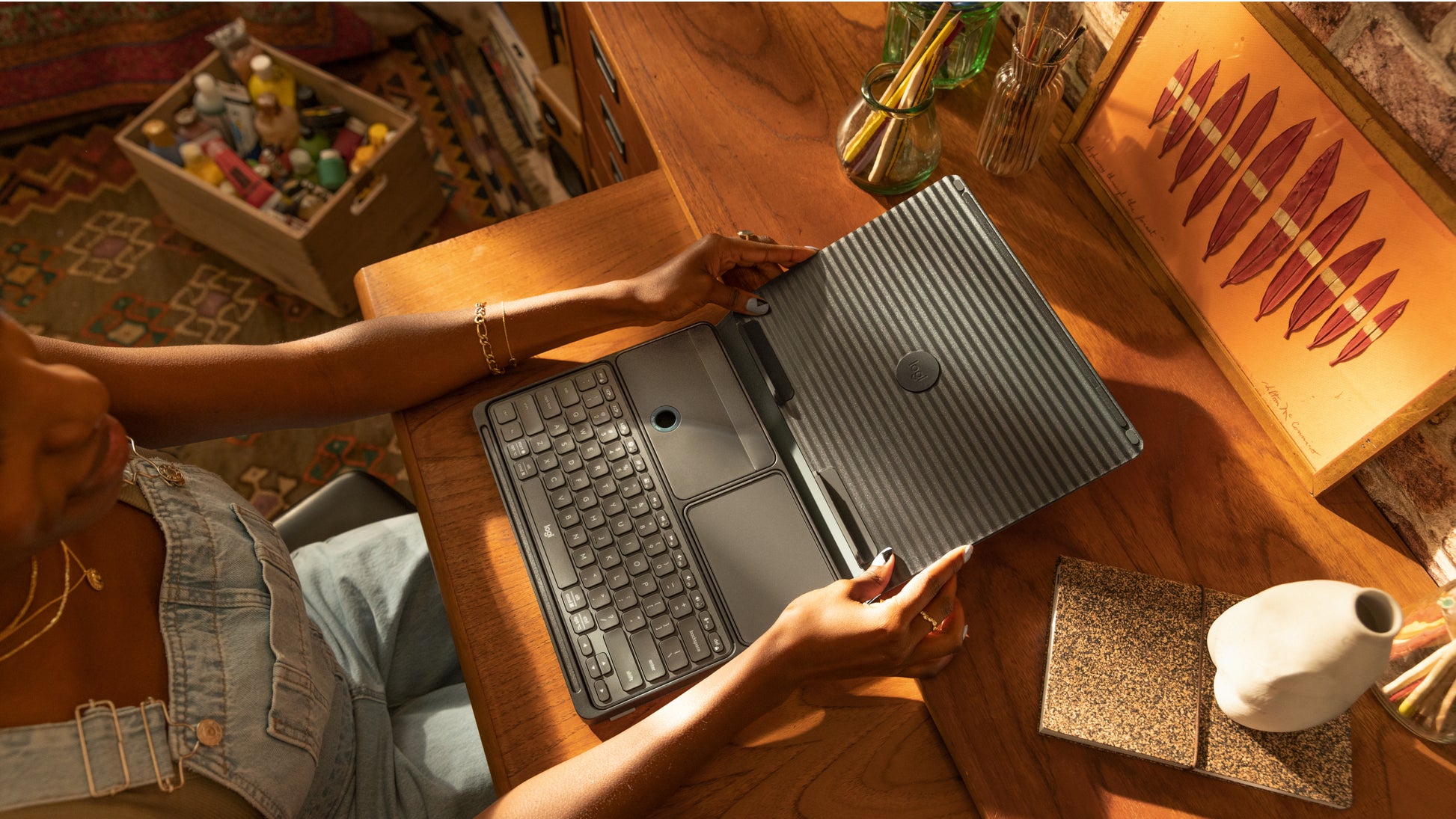 Logitech CASA POP-UP DESK CLASSIC CHIC UK-120 – Tastatur, UK-Layout (EN)