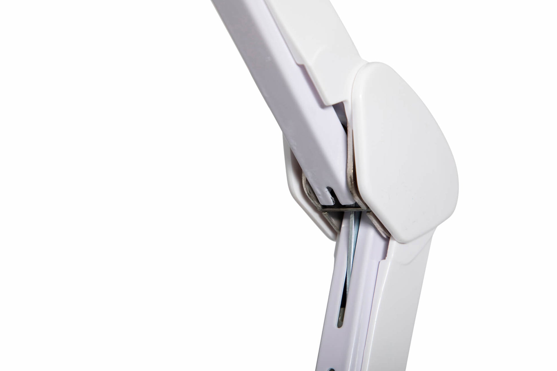 MAUL LED-Tischleuchte – Klemmfuss, schwenkbar, 3 Lichtmodi, dimmbar – 6500 K – 2'248 lm 21 W – Weiss Metall